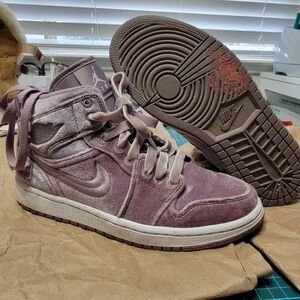 Nike Women's High-Top Sneakers in Mauve
